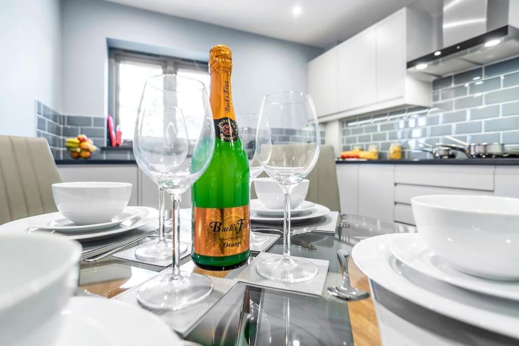 Isabel'S Wing! A Stunning 2 Bedroom Property นอร์ริช ภายนอก รูปภาพ