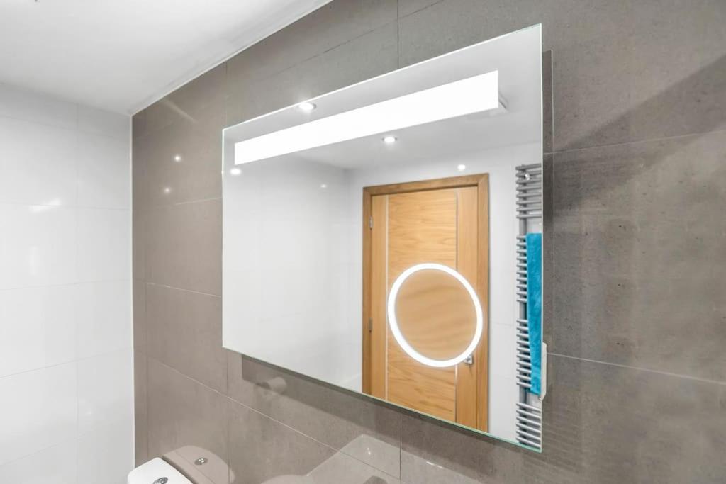 Isabel'S Wing! A Stunning 2 Bedroom Property นอร์ริช ภายนอก รูปภาพ